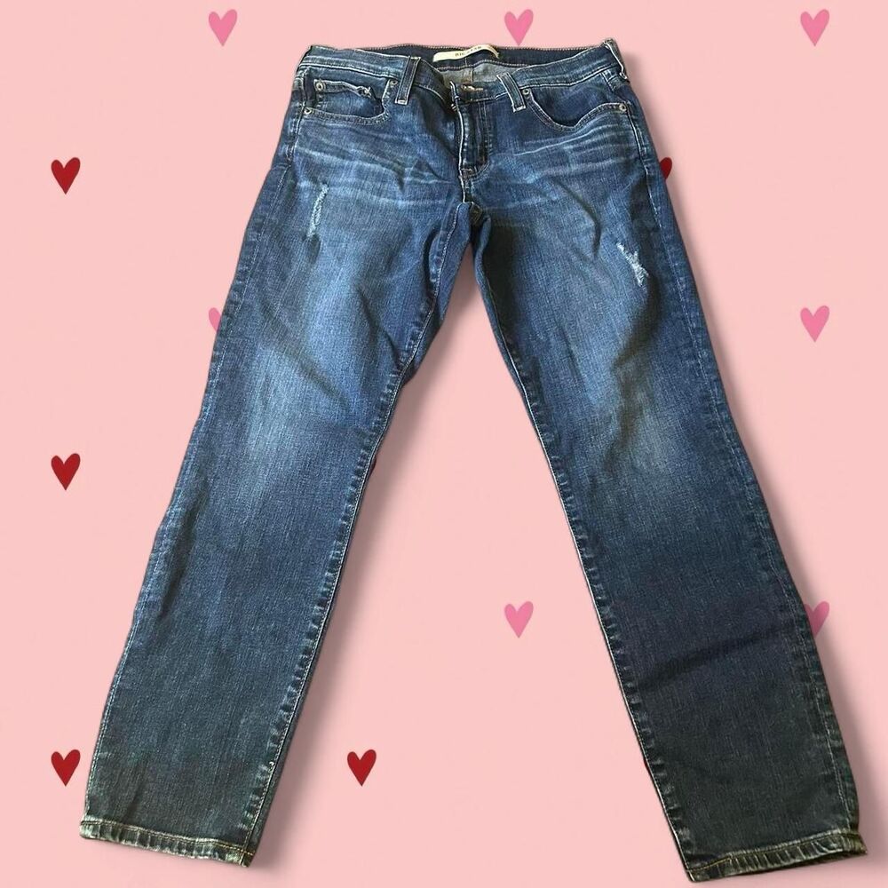 Distressed Straight leg jeans